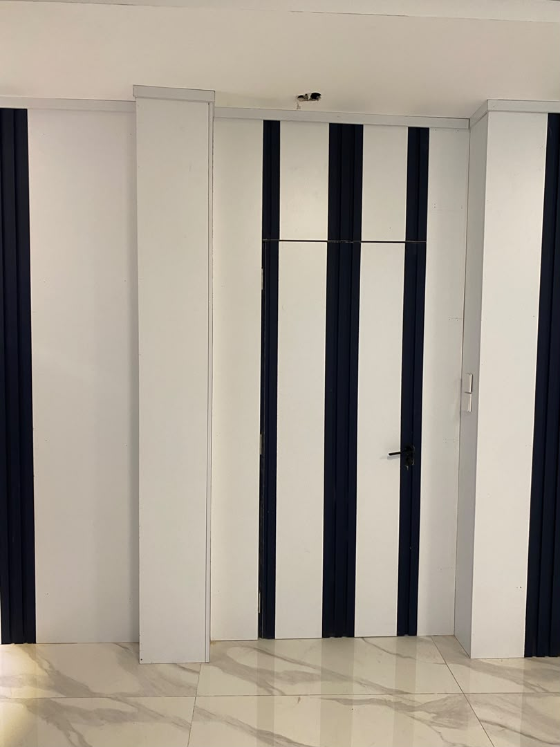 Hilaal reception desk